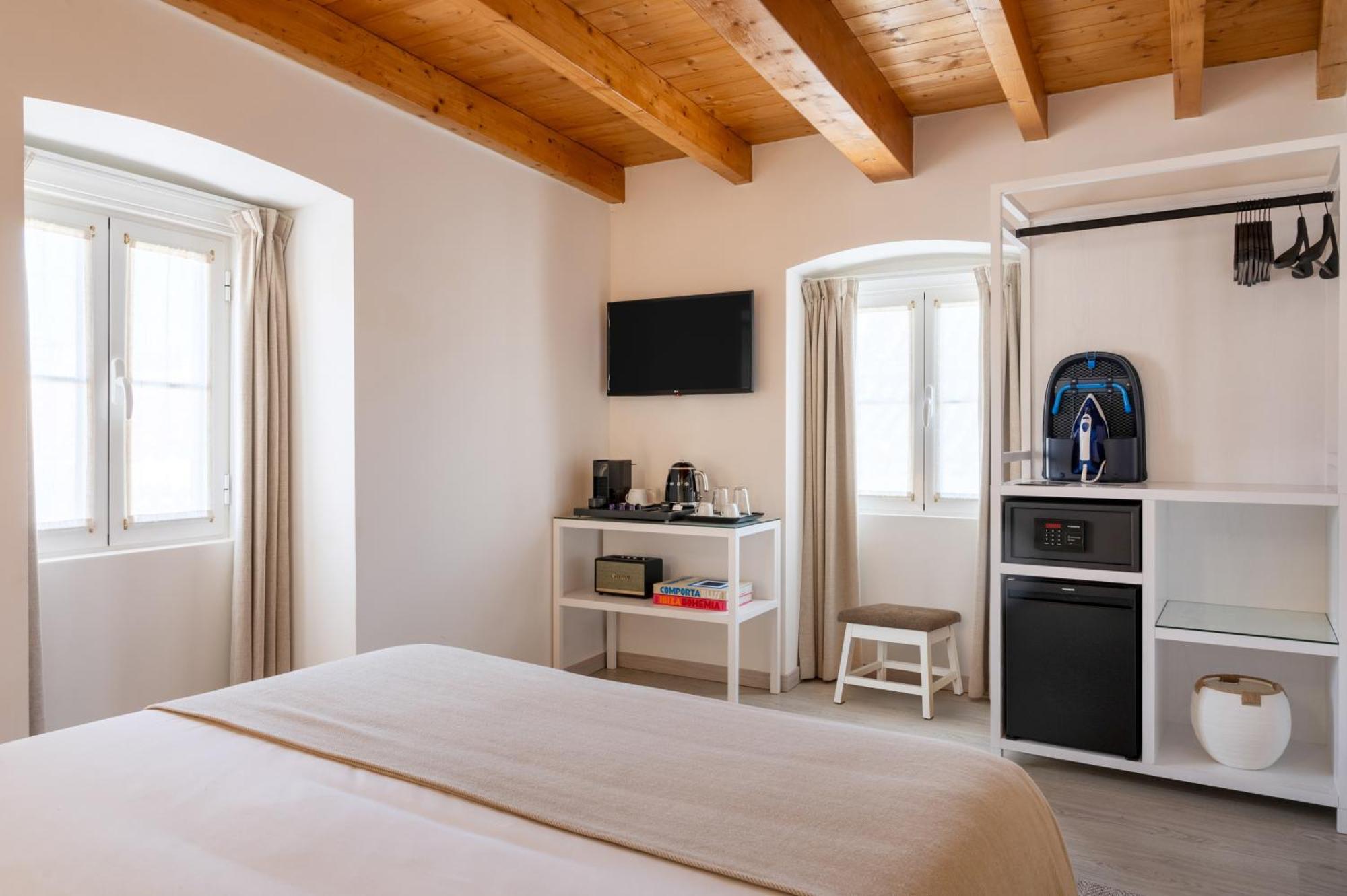 Azinheira Suites Townhouse - Alojamento Turistico (Adults Only) Элваш Экстерьер фото