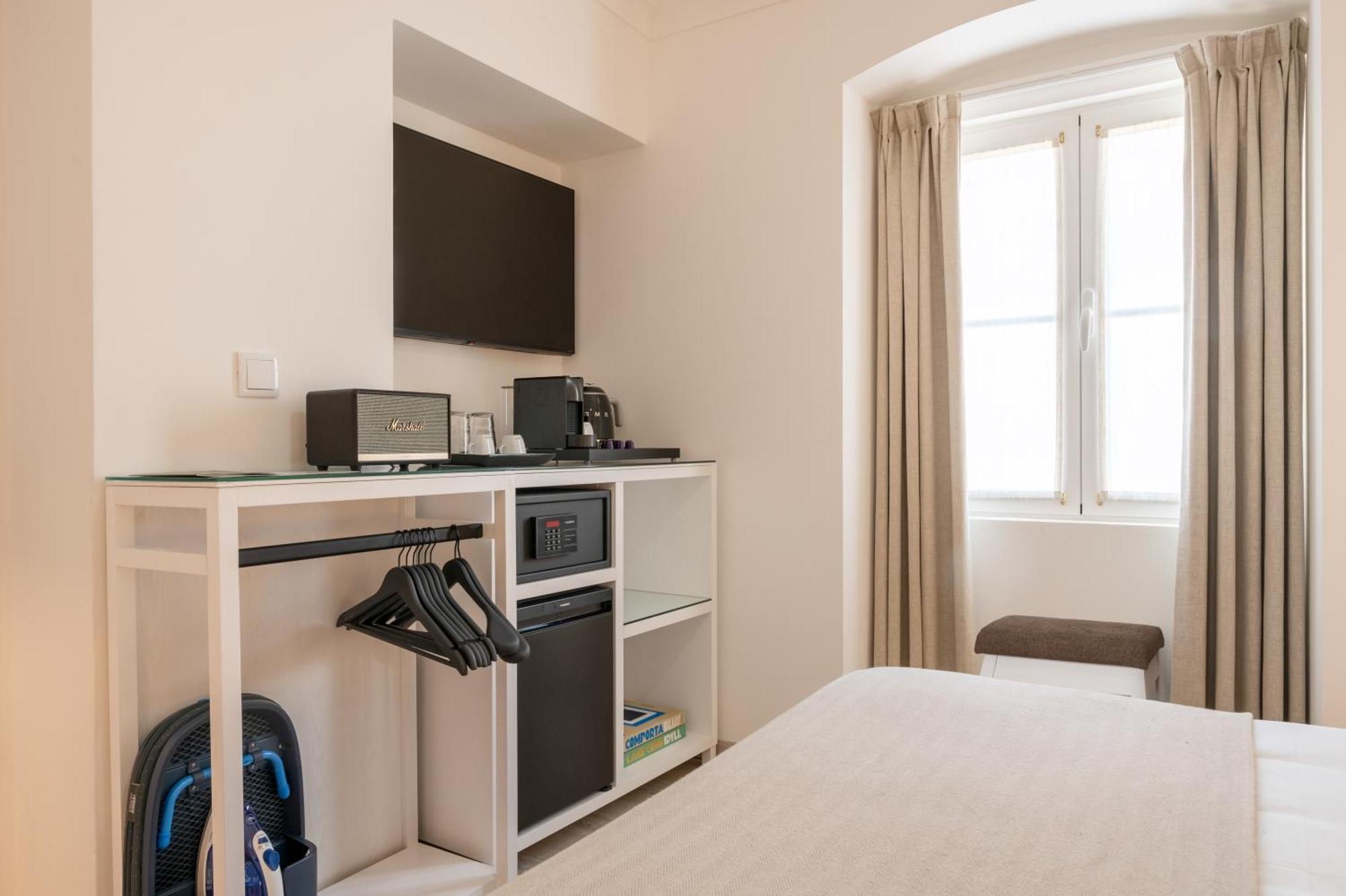 Azinheira Suites Townhouse - Alojamento Turistico (Adults Only) Элваш Номер фото